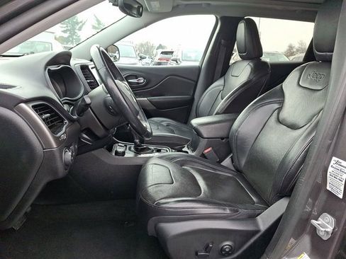 Certified 2019 Jeep Cherokee Limited w/ Luxury Group image 16