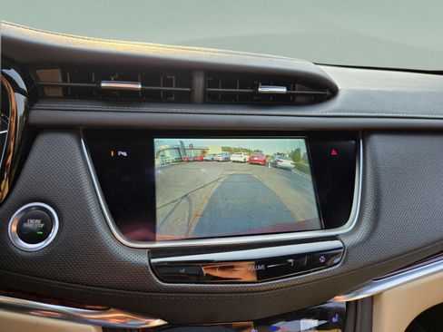 Used 2019 Cadillac XT5 Luxury FWD image 18