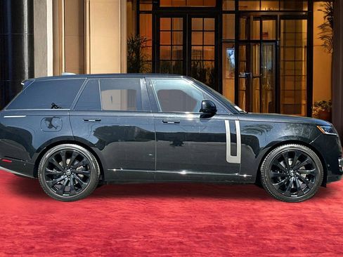 Used 2023 Land Rover Range Rover SE AWD/4WD image 7