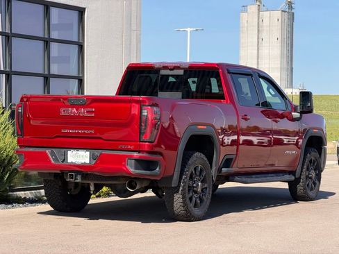 Used 2024 GMC Sierra 2500 AT4 w/ Technology Package AWD/4WD image 5