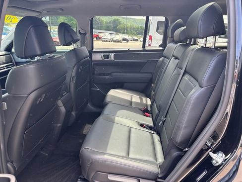 Used 2024 Hyundai Santa Fe Limited AWD/4WD image 10