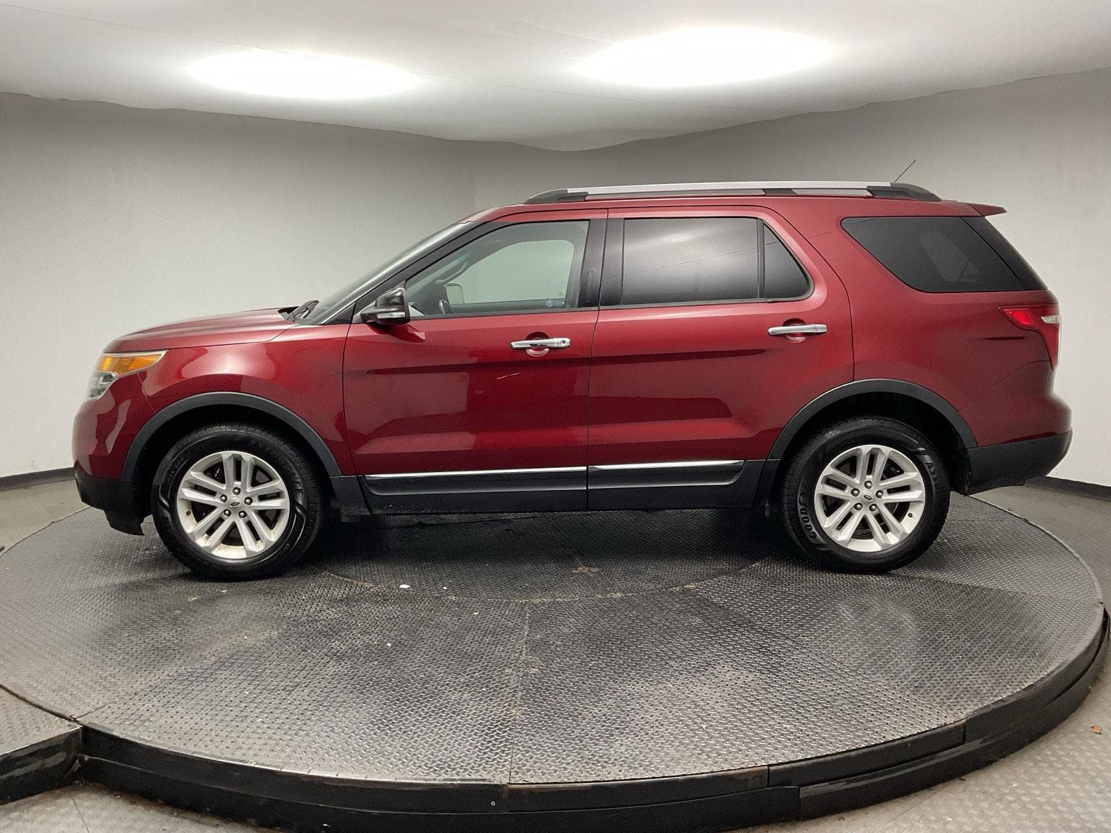 Used 2013 Ford Explorer XLT AWD/4WD image 4