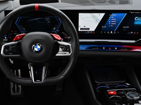 Used 2025 BMW M5 w/ Executive Package image 14