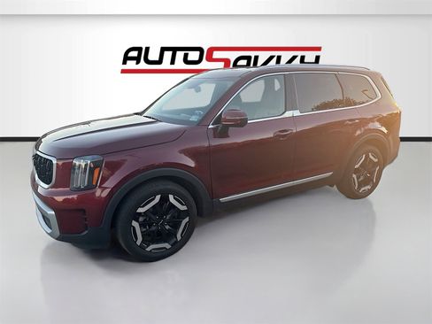 Used 2024 Kia Telluride EX image 3