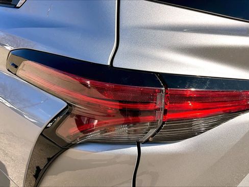 Certified 2021 Toyota Sienna XSE image 27