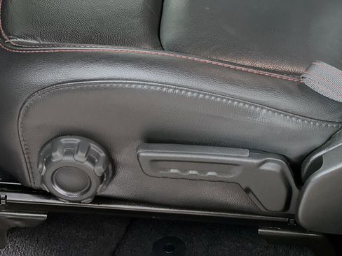 Used 2020 Jeep Gladiator Rubicon image 16