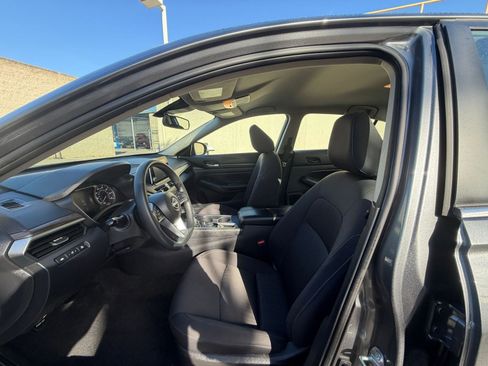 Used 2025 Nissan Altima 2.5 SV image 27