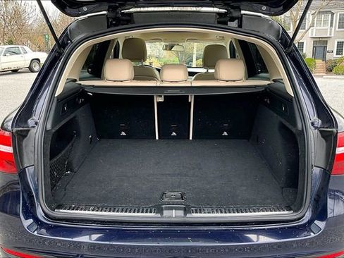 Used 2019 Mercedes-Benz GLC 300 4MATIC image 16