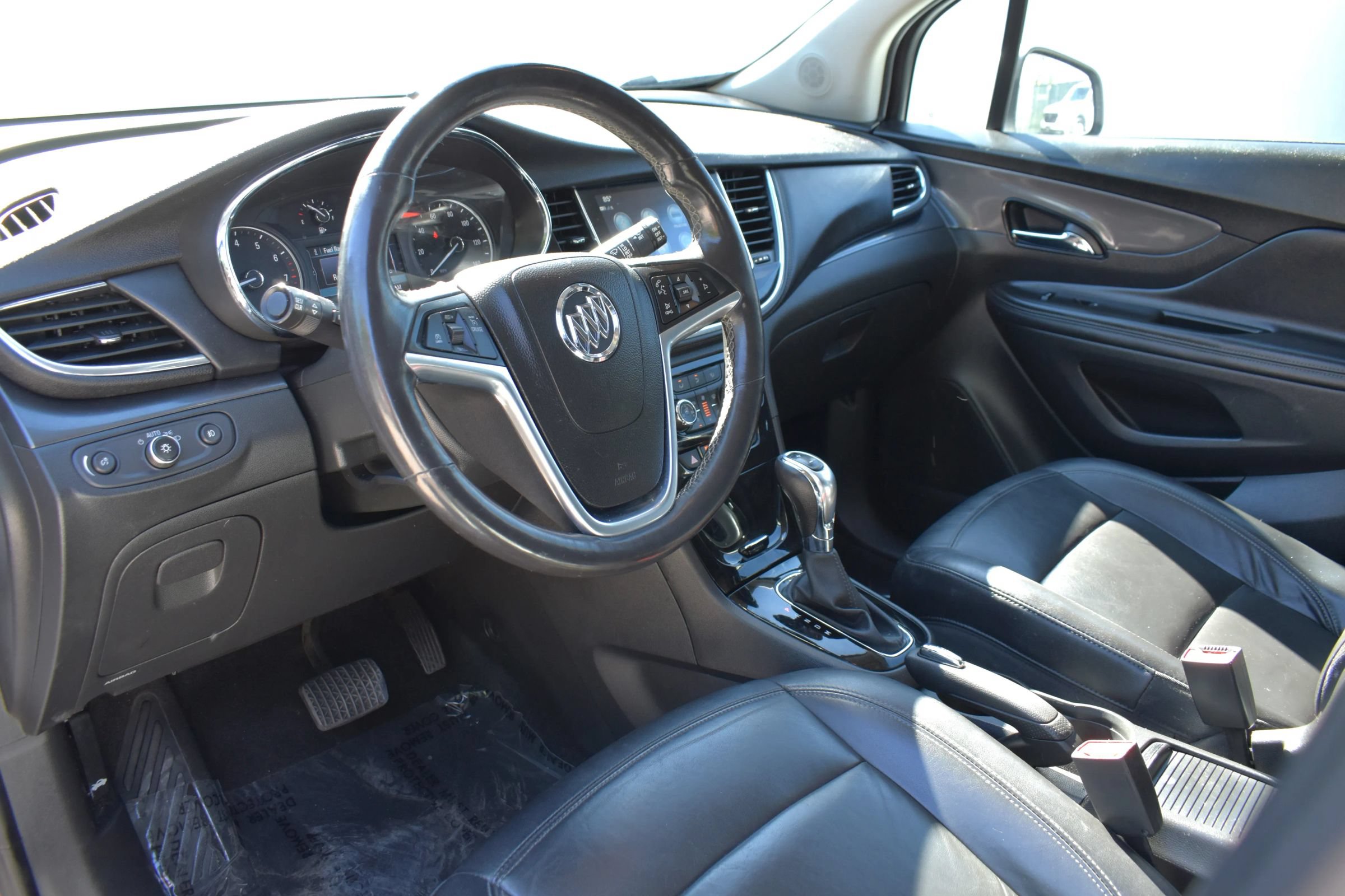 Used 2020 Buick Encore Essence FWD image 41