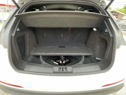 Used 2024 Lincoln Corsair Reserve w/ Rear Removable Package Tray FWD image 6