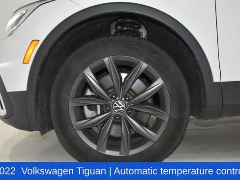Used 2022 Volkswagen Tiguan SE w/ Panoramic Sunroof Package AWD/4WD image 6