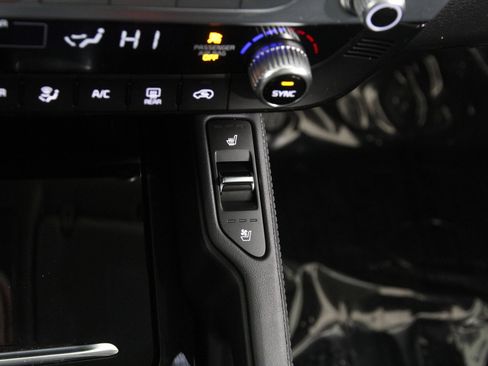 Used 2022 Kia Telluride EX w/ Towing Package image 16