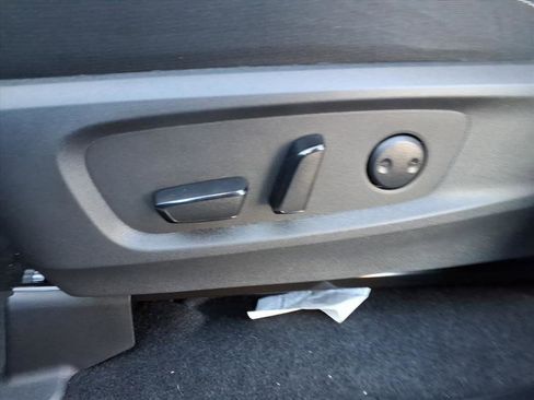 New 2025 Nissan Pathfinder SV image 25