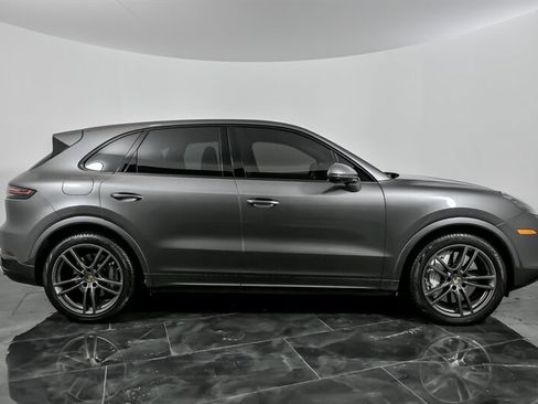Used 2019 Porsche Cayenne Turbo image 13