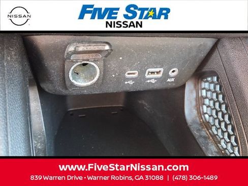 Used 2022 Chevrolet TrailBlazer LT FWD image 23