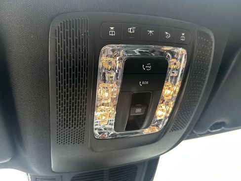 Used 2024 Mercedes-Benz GLE 450e 4MATIC image 33