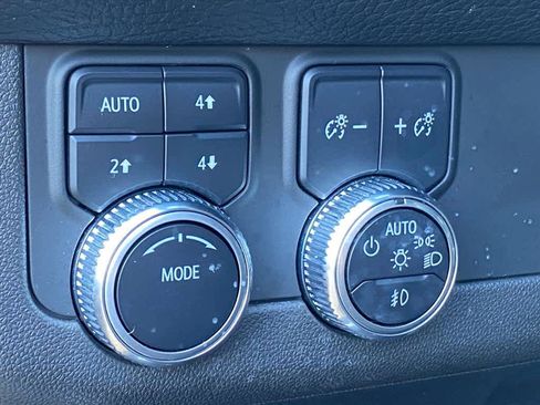 Used 2021 GMC Yukon XL Denali w/ LPO, Illumination Package image 14