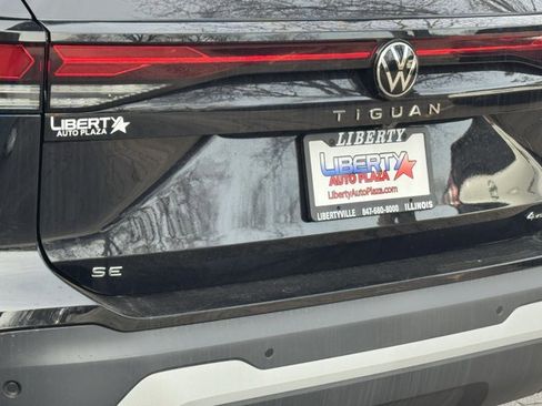 New 2026 Volkswagen Tiguan SE image 11