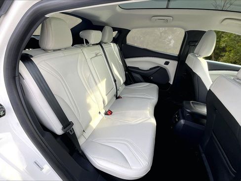 Certified 2022 Ford Mustang Mach-E Premium image 27