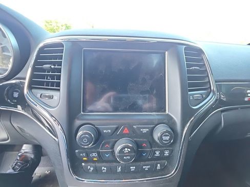 Used 2018 Jeep Grand Cherokee Trailhawk AWD/4WD image 9