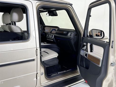 Used 2026 Mercedes-Benz G 63 AMG 4MATIC image 33