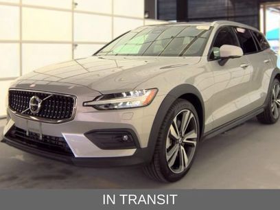 Used 2025 Volvo V60 B5 Cross Country Plus