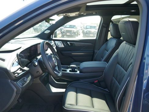 New 2026 Buick Enclave Avenir w/ Super Cruise Package AWD/4WD image 18