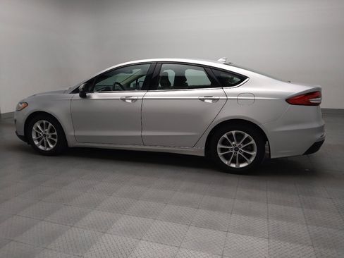 Used 2019 Ford Fusion SE image 3