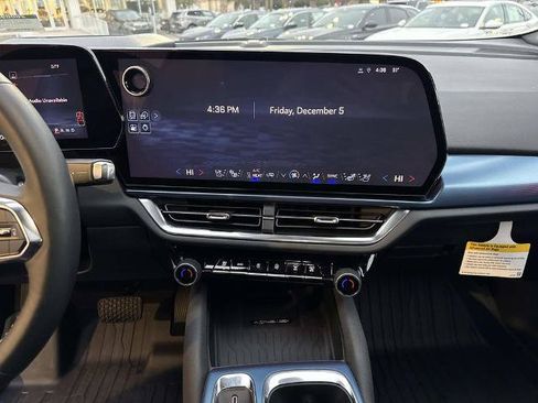 Used 2025 Chevrolet Equinox EV LT w/ Convenience Package II FWD image 25