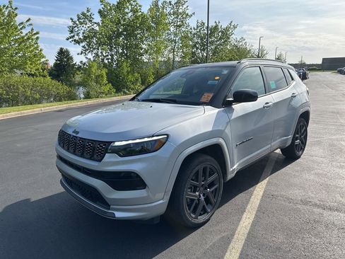 Used 2024 Jeep Compass Limited w/ High Altitude Package AWD/4WD image 7