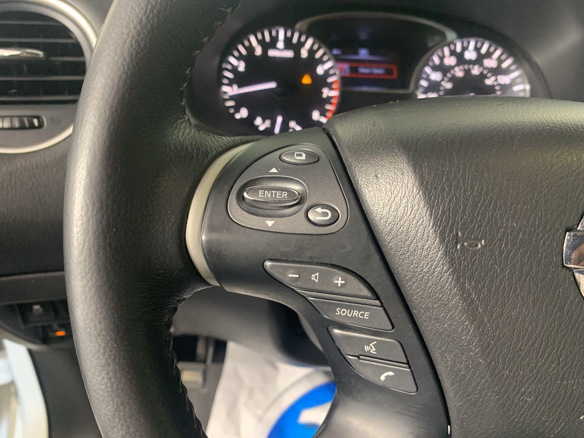 Used 2019 Nissan Pathfinder SV w/ Cargo Package FWD image 18