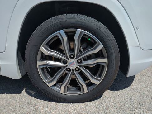 Used 2019 GMC Terrain Denali w/ Advanced Safety Package FWD image 11
