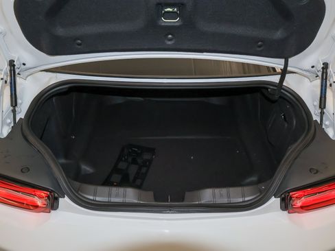 Used 2019 Chevrolet Camaro SS RWD image 11