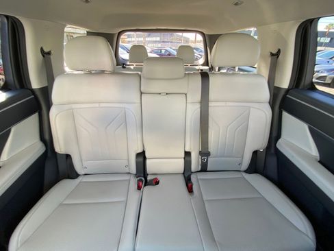 Used 2025 Hyundai Santa Fe SEL image 41