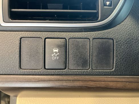 Used 2016 Toyota Camry LE image 14