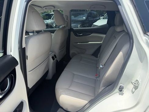 Used 2018 Nissan Rogue Sport SL FWD image 14