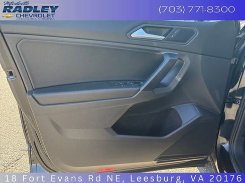 Used 2021 Volkswagen Tiguan SE AWD/4WD image 12
