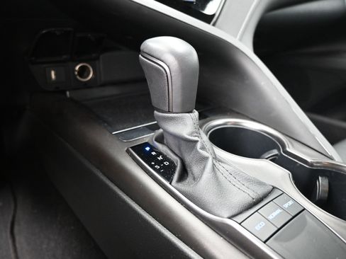 Used 2024 Toyota Camry SE w/ Convenience Package image 15