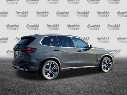 Used 2026 BMW X5 xDrive40i AWD/4WD image 10