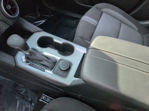 Used 2025 Chevrolet Blazer LT FWD image 23