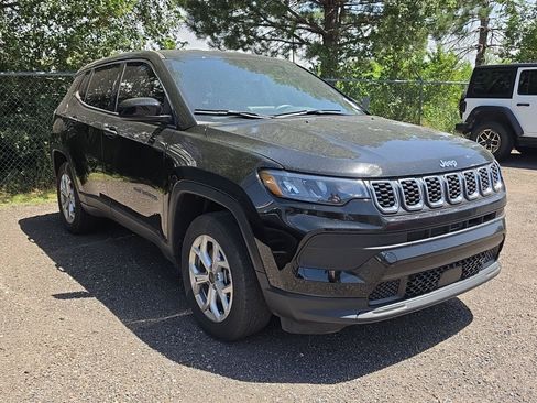 Certified 2025 Jeep Compass Sport AWD/4WD image 2