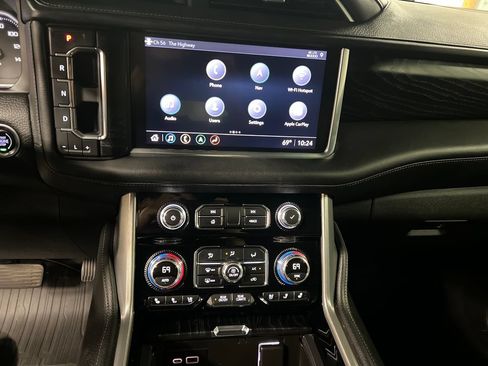 Certified 2021 GMC Yukon Denali w/ Denali Premium Package AWD/4WD image 24