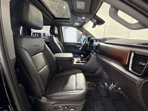Used 2024 GMC Sierra 1500 Denali w/ Technology Package AWD/4WD image 29