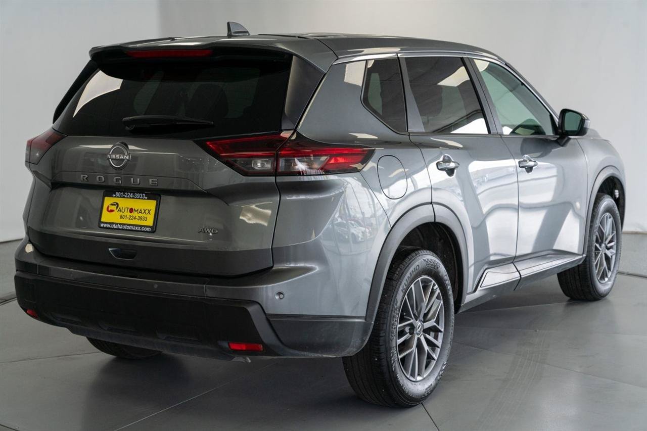 Used 2026 Nissan Rogue SV AWD/4WD image 6