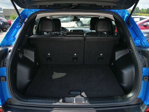 Used 2021 Jeep Cherokee Latitude Plus AWD/4WD image 25