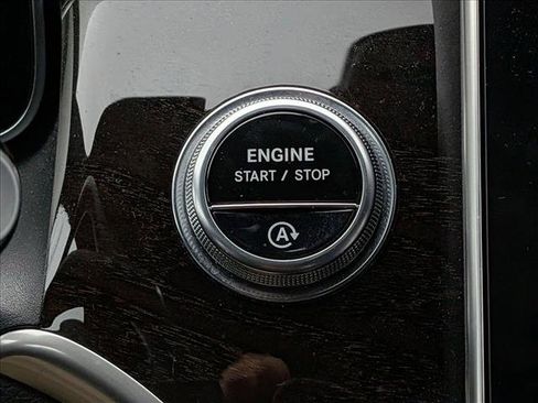 Used 2023 Mercedes-Benz GLC 300 4MATIC image 12