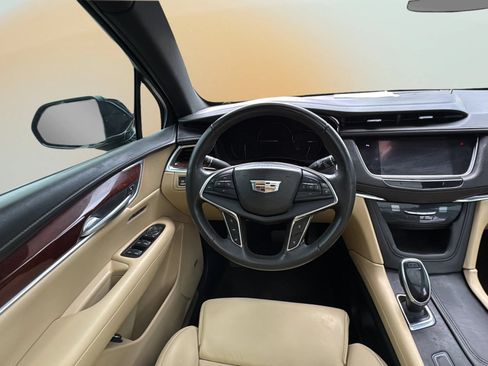 Used 2017 Cadillac XT5 Luxury w/ Driver Awareness Package FWD image 16
