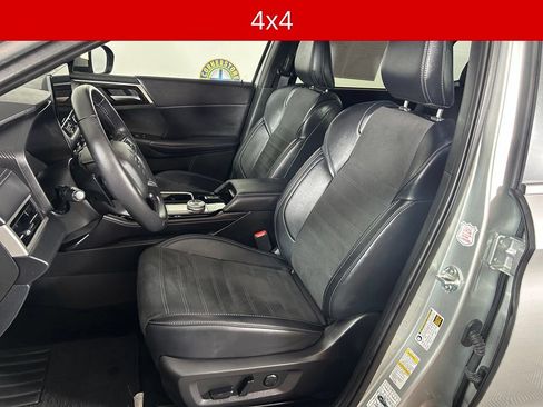 Used 2025 Mitsubishi Outlander SE AWD/4WD image 10