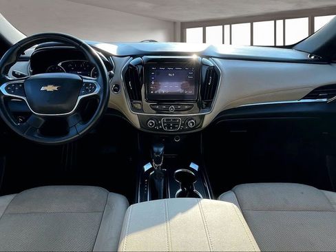 Used 2022 Chevrolet Traverse LT image 17