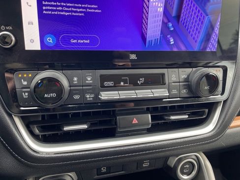 Used 2024 Toyota Grand Highlander Limited image 15